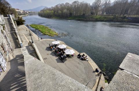 Esterno River Canteen