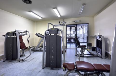 Palestra con attrezzature