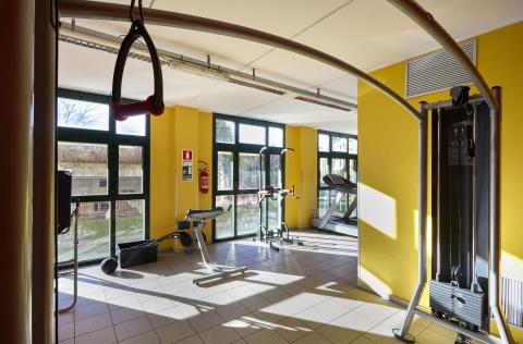 Palestra con attrezzature