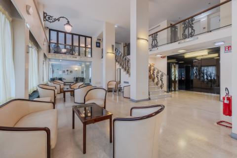 Hall con poltroncine