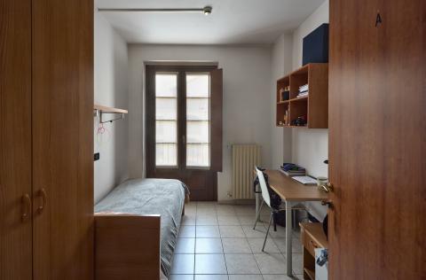 Camera singola con scrivania