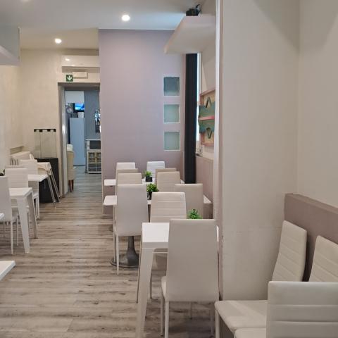 Sala interna del bar Roma