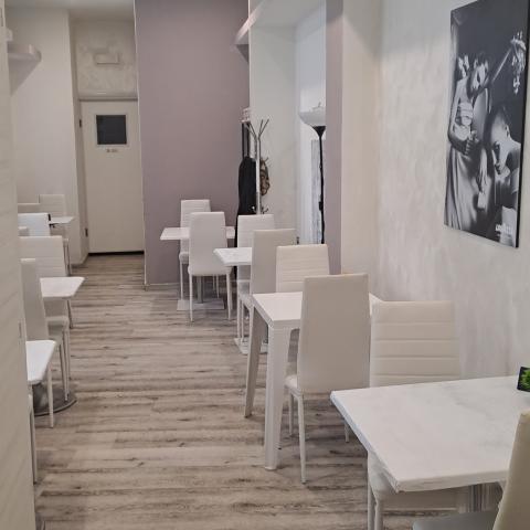 Saletta interna del bar Roma